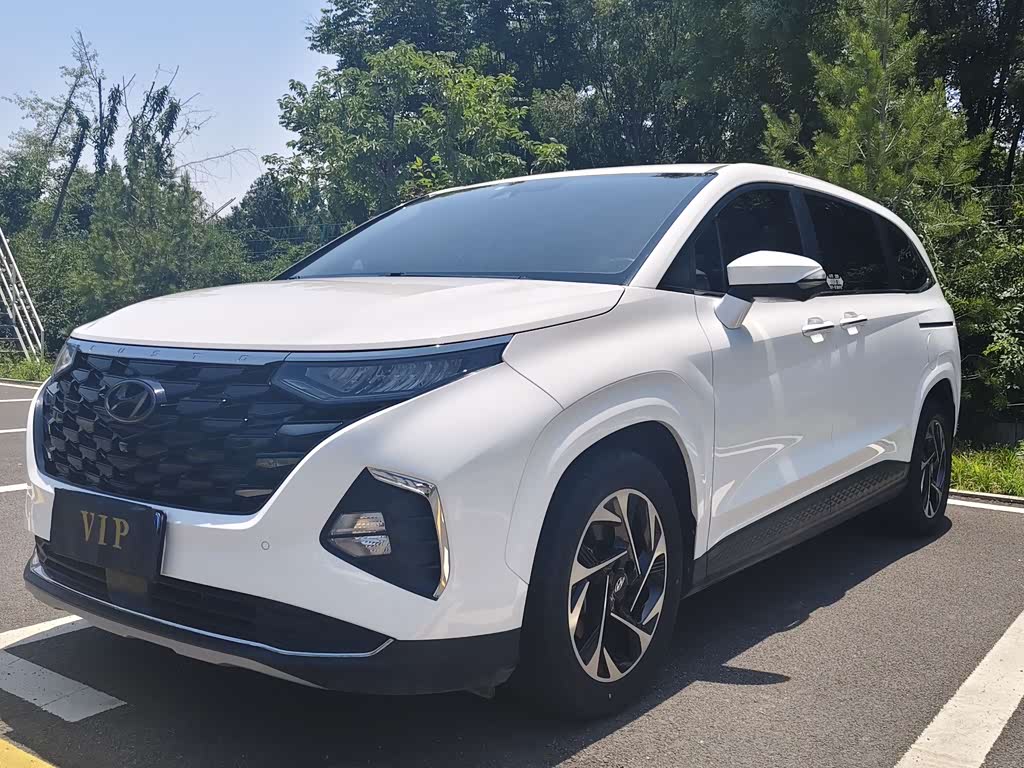 Hyundai Custo