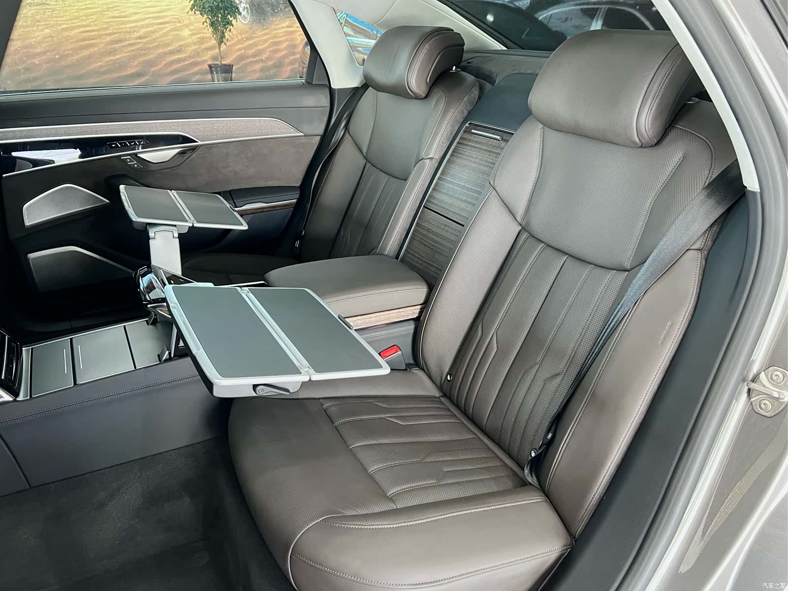 Audi A8L, 2021 11