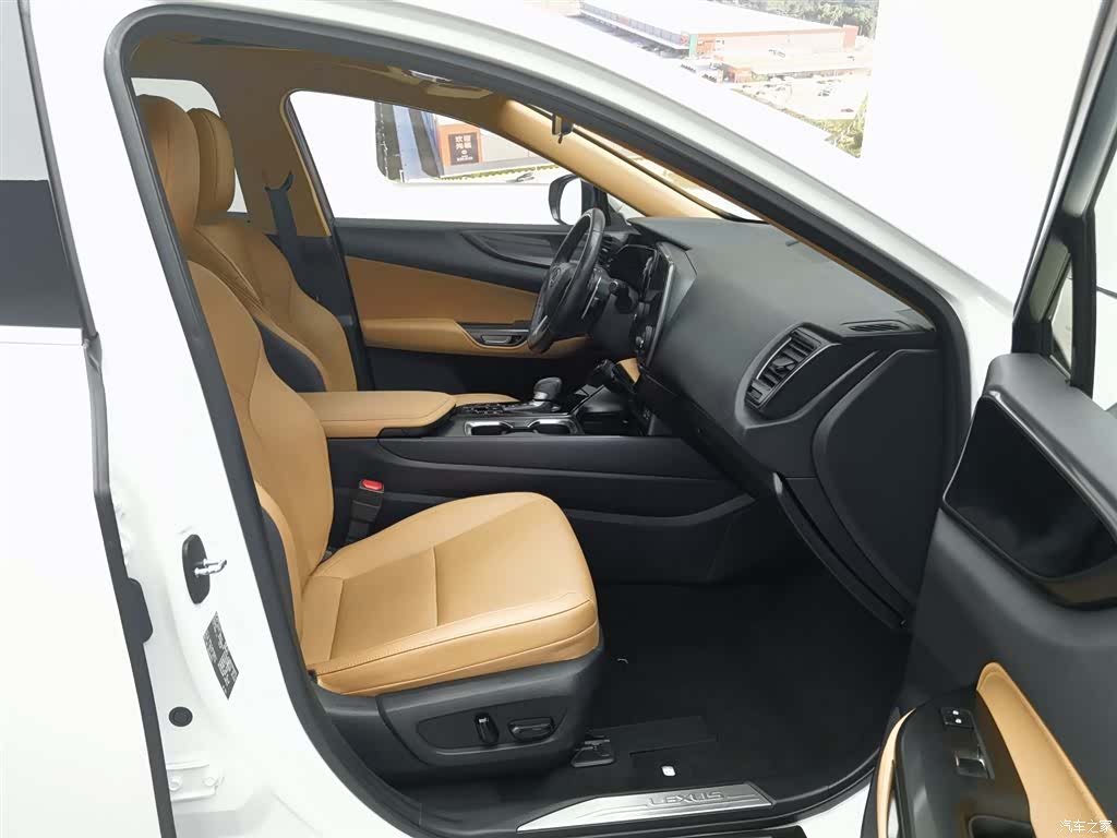 Lexus NX, 2022 23