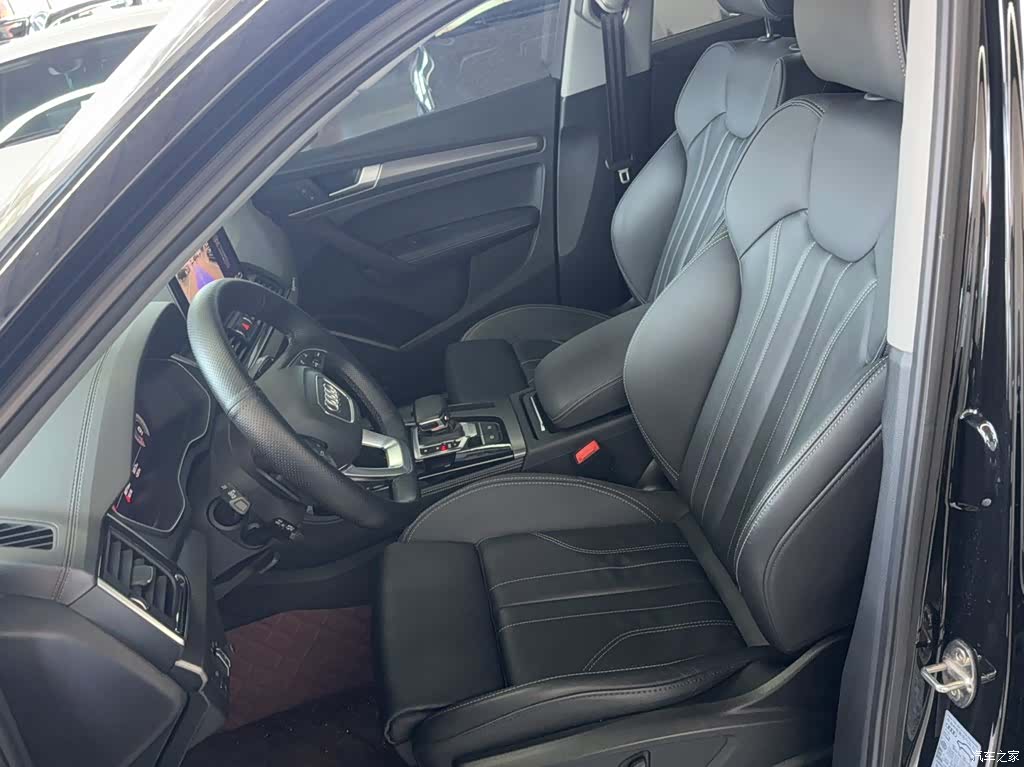 Audi Q5L, 2022 11