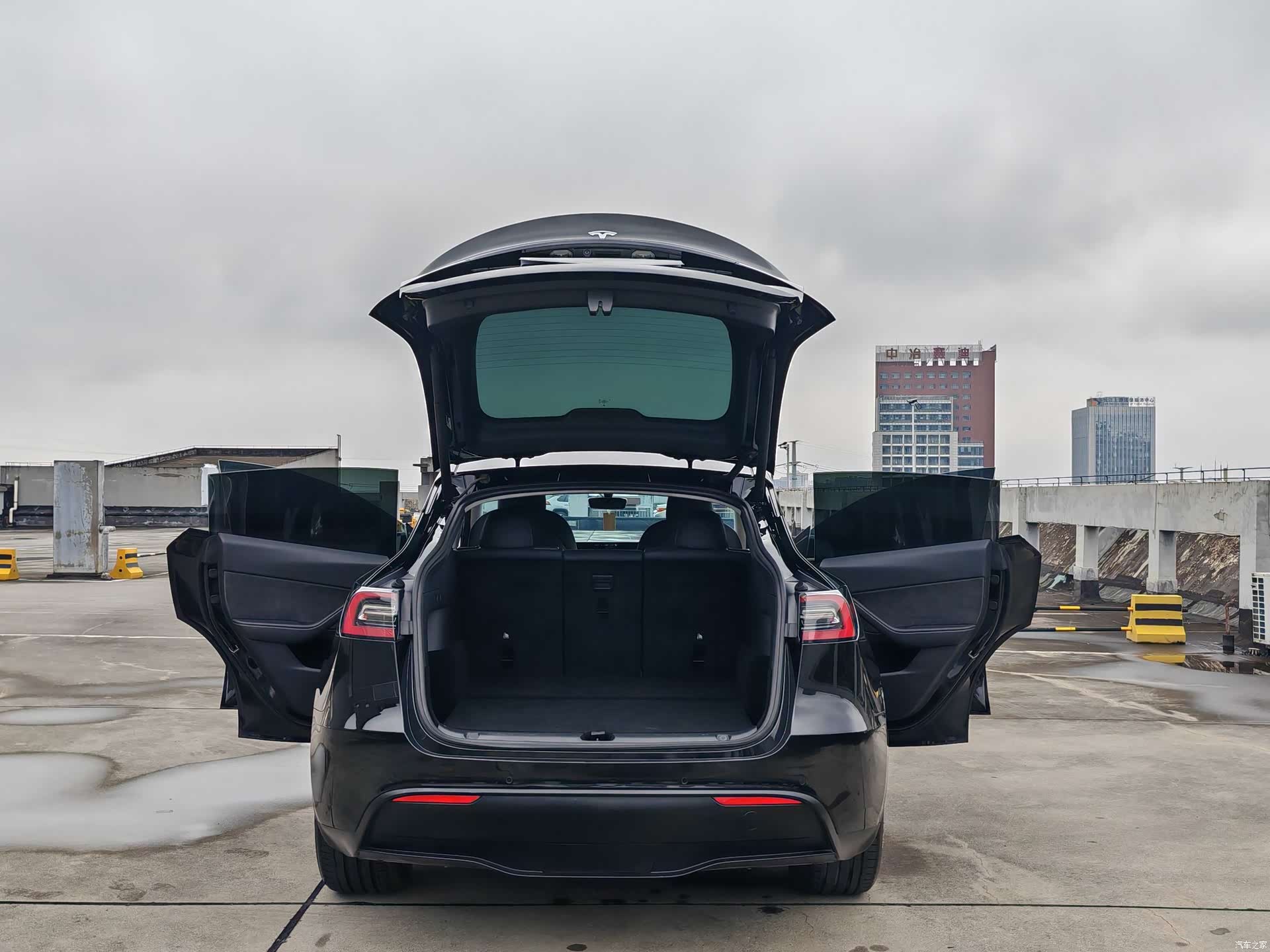 Tesla Model Y, 2022 10