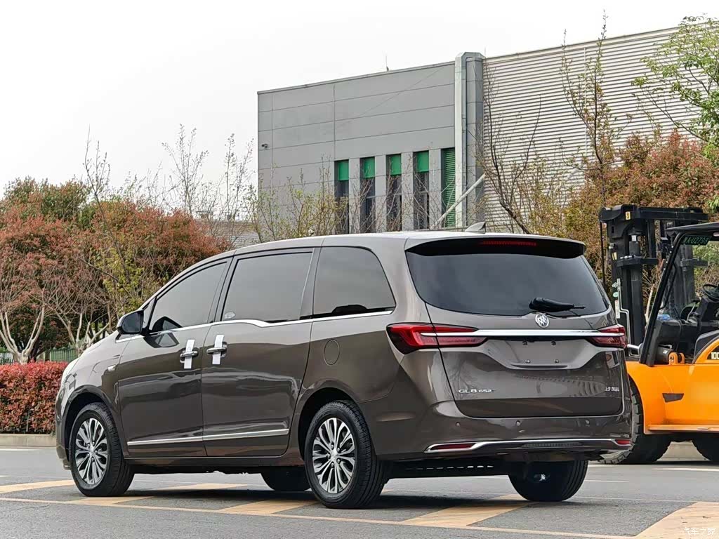 Buick GL8, 2022 10