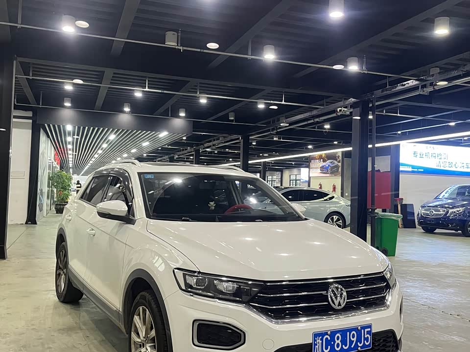 Volkswagen T-ROC exploring Songs