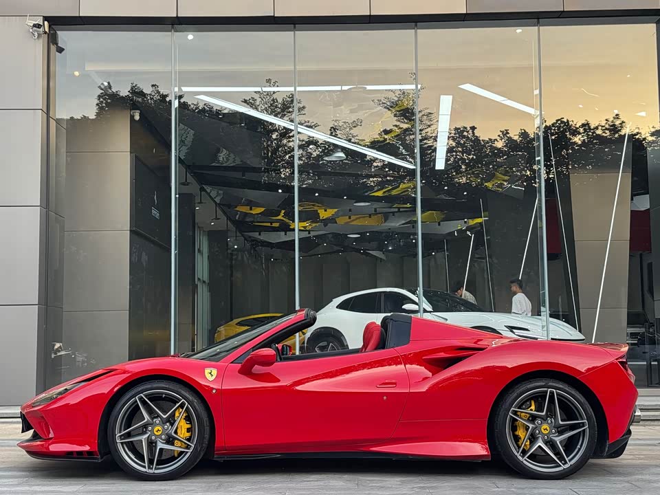 Ferrari F8