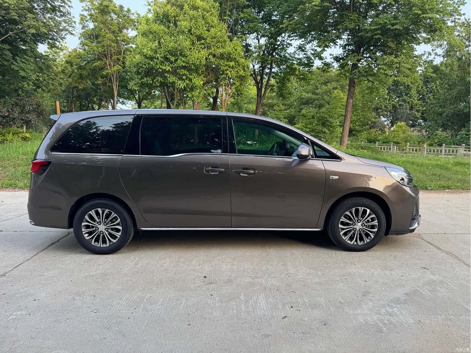 Buick GL8, 2023 10