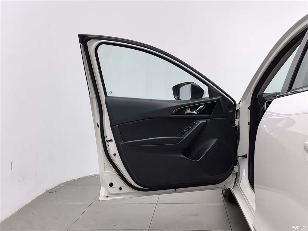 Mazda Mazda3, 2016 8