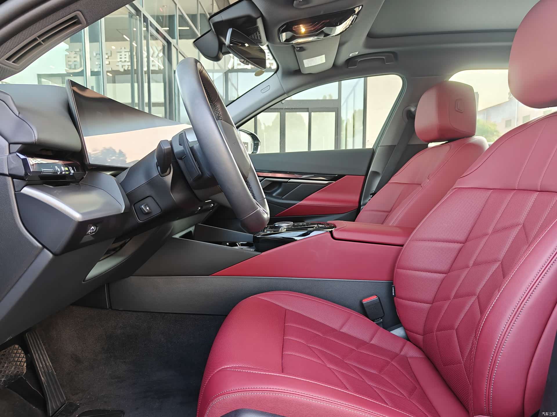 BMW i5, 2025 13