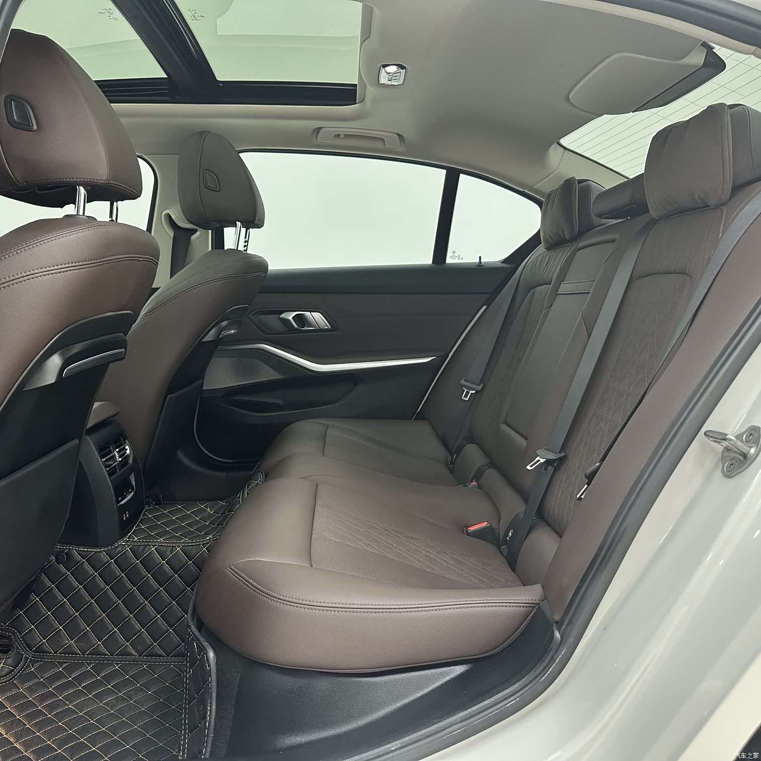 BMW 3 Series, 2022 8