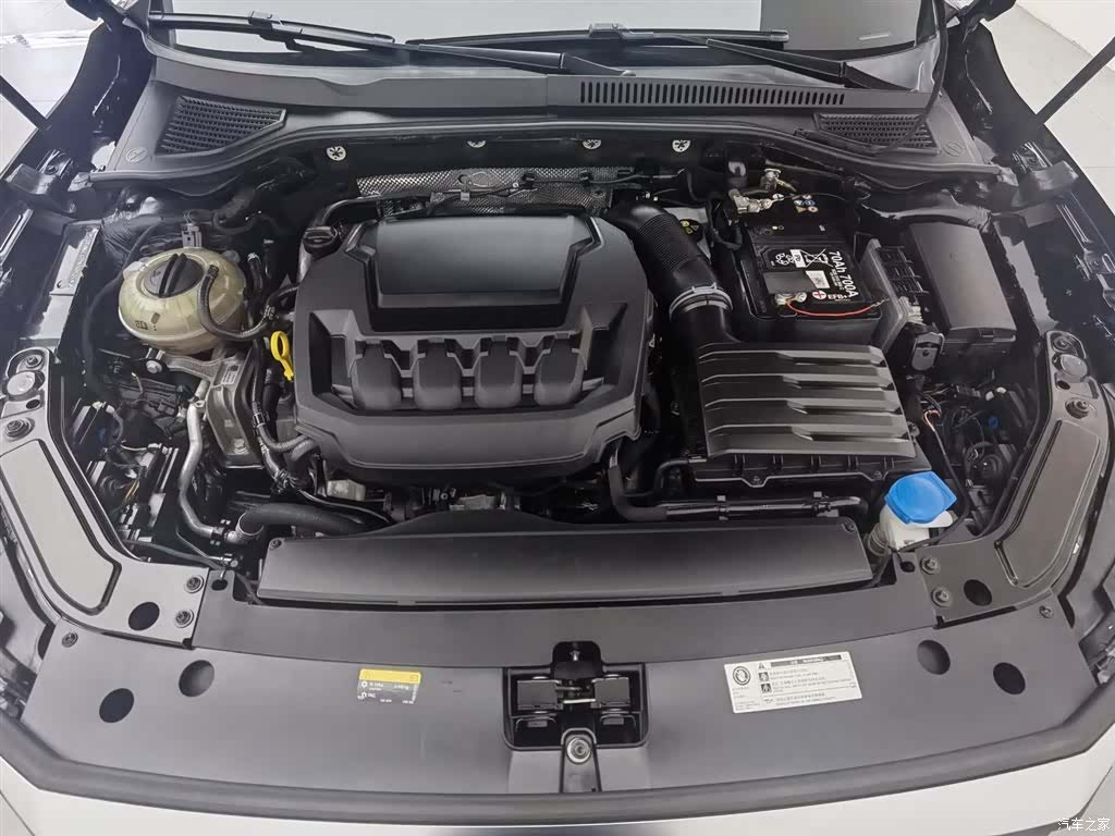 Volkswagen Passat, 2023 6