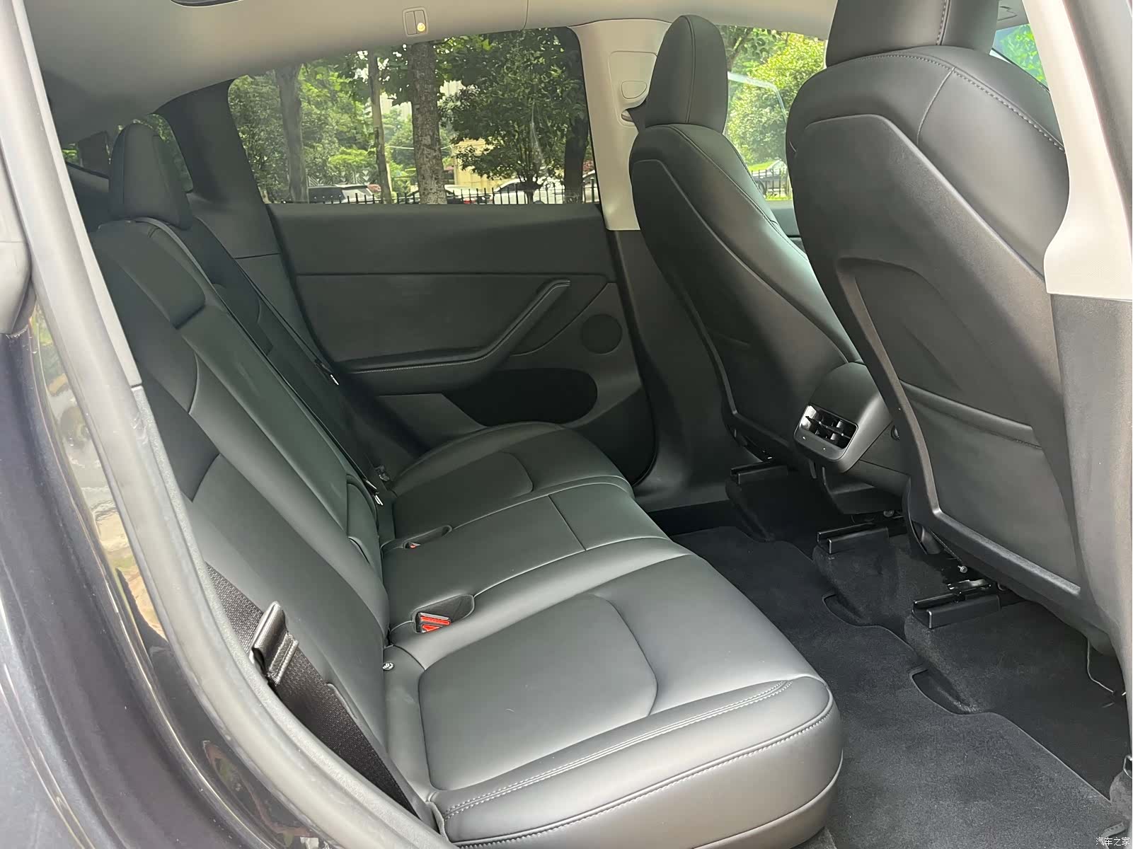 Tesla Model Y, 2024 12