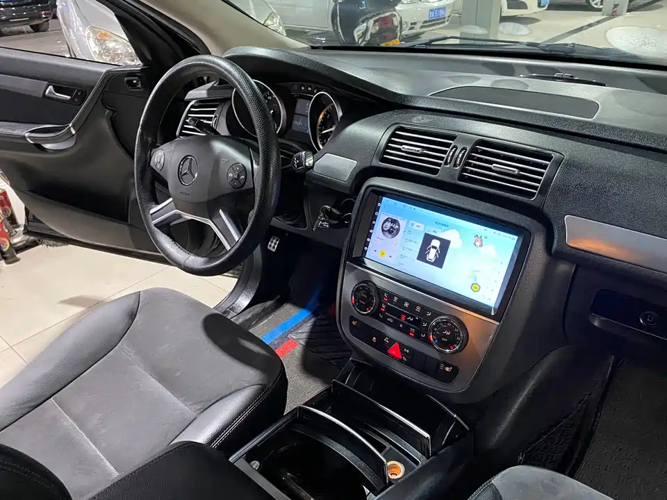 Mercedes-Benz R-class