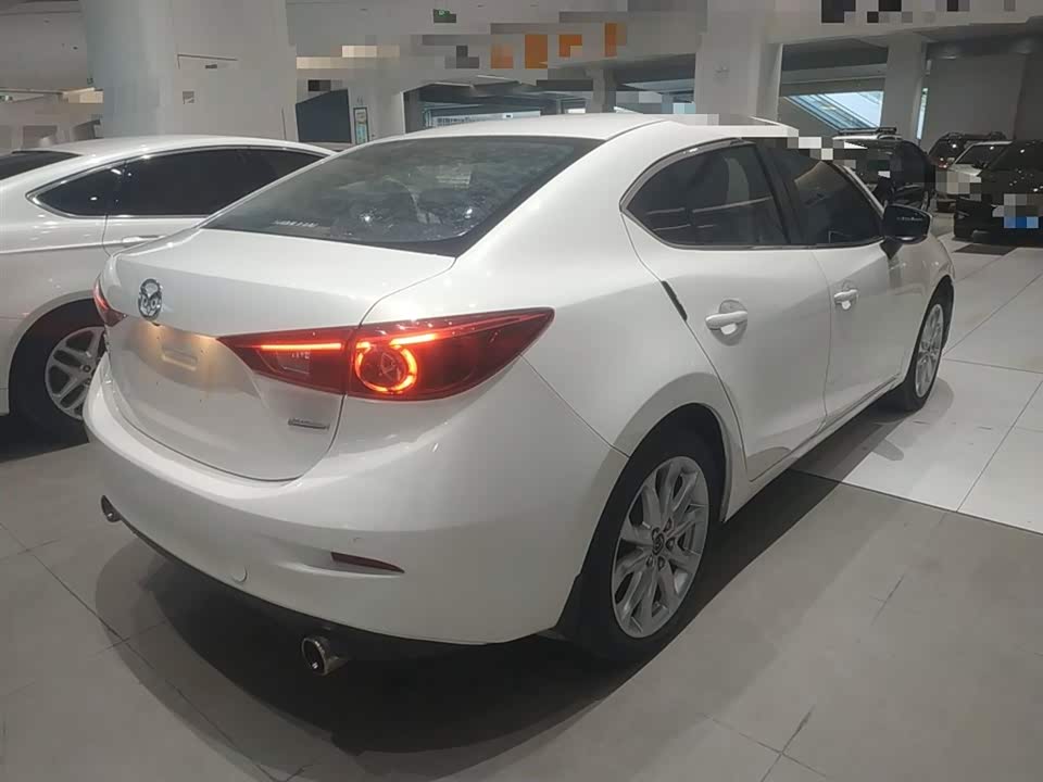 Mazda 3 Angkesaila