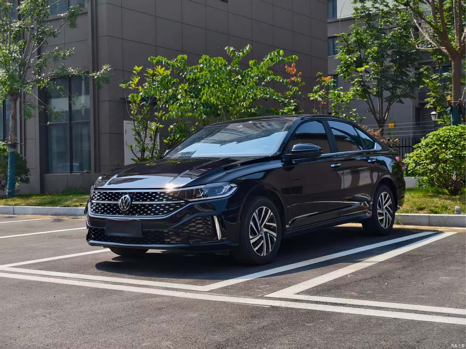 Volkswagen Lavida, 2025 1