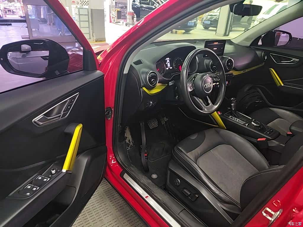 Audi Q2L, 2019 16