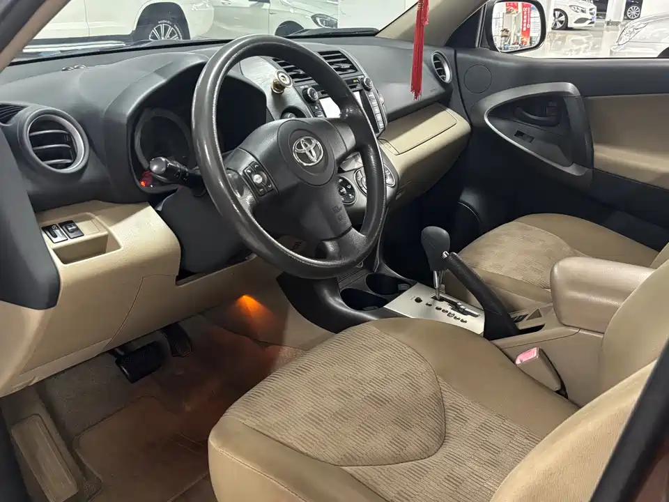 Toyota RAV4 Rongfang
