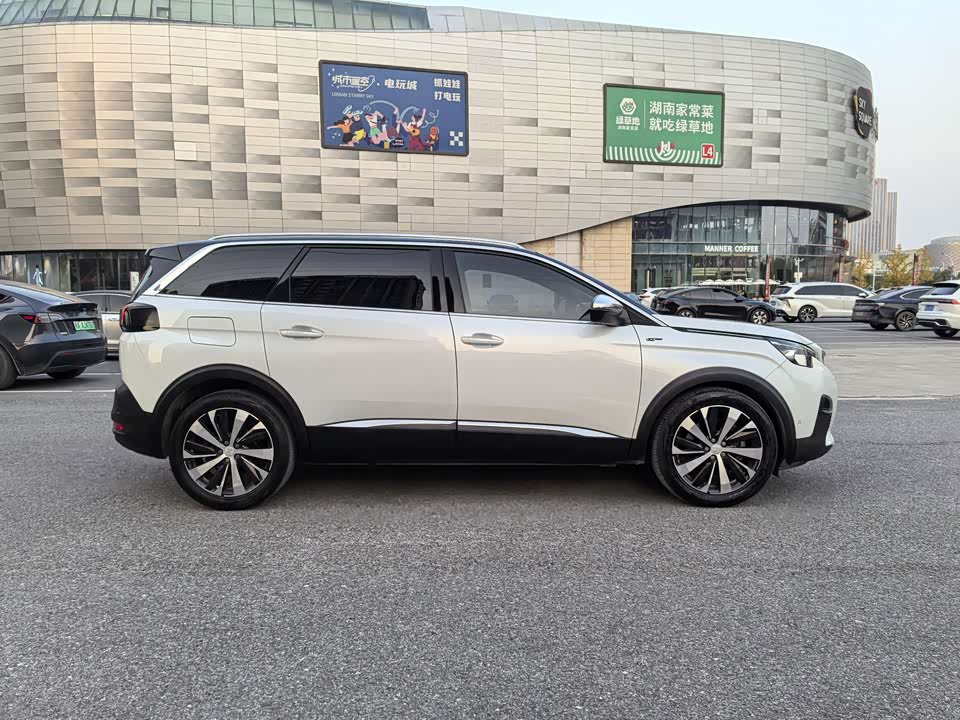 Peugeot 5008
