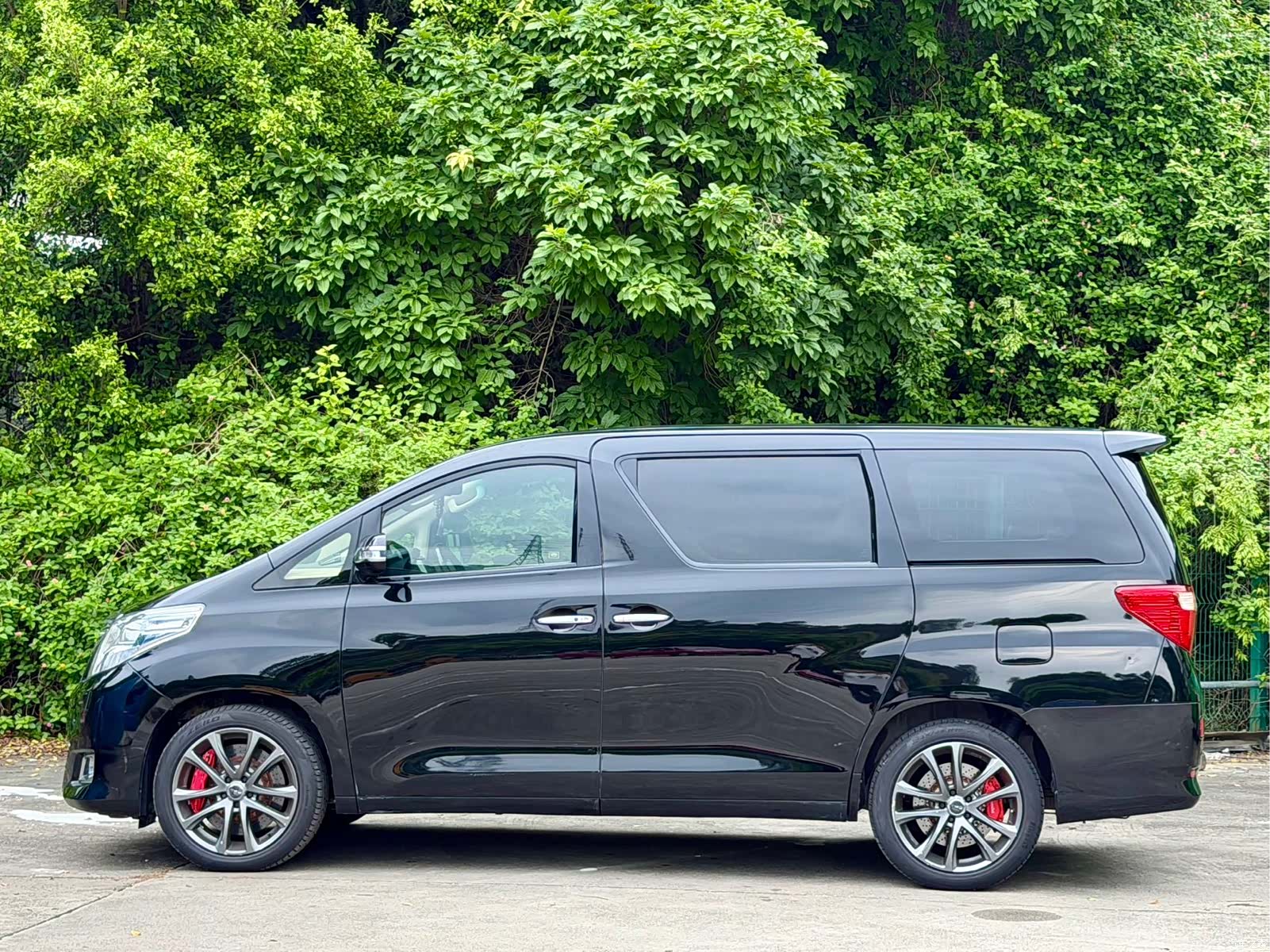 Toyota Alphard, 2012 6