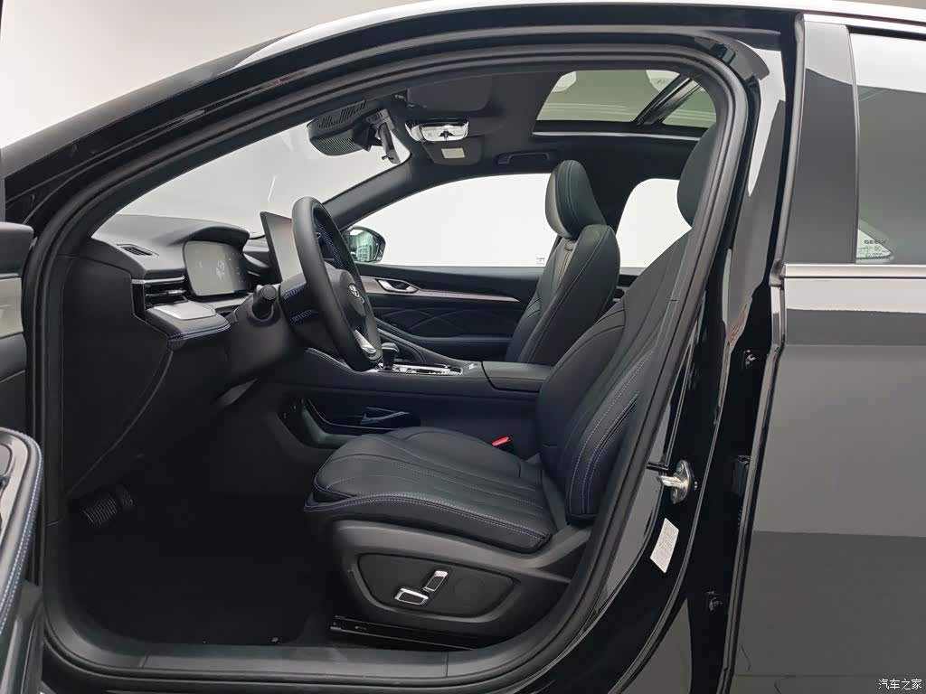 Geely Preface, 2026 10