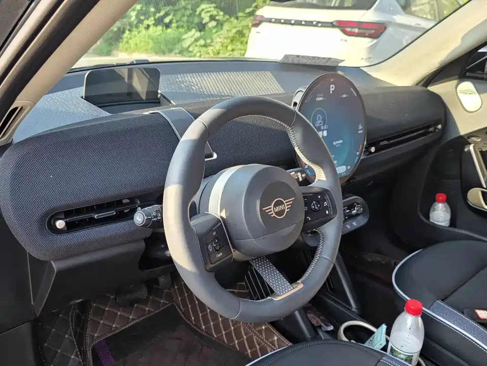 MINI Electric ACEMAN