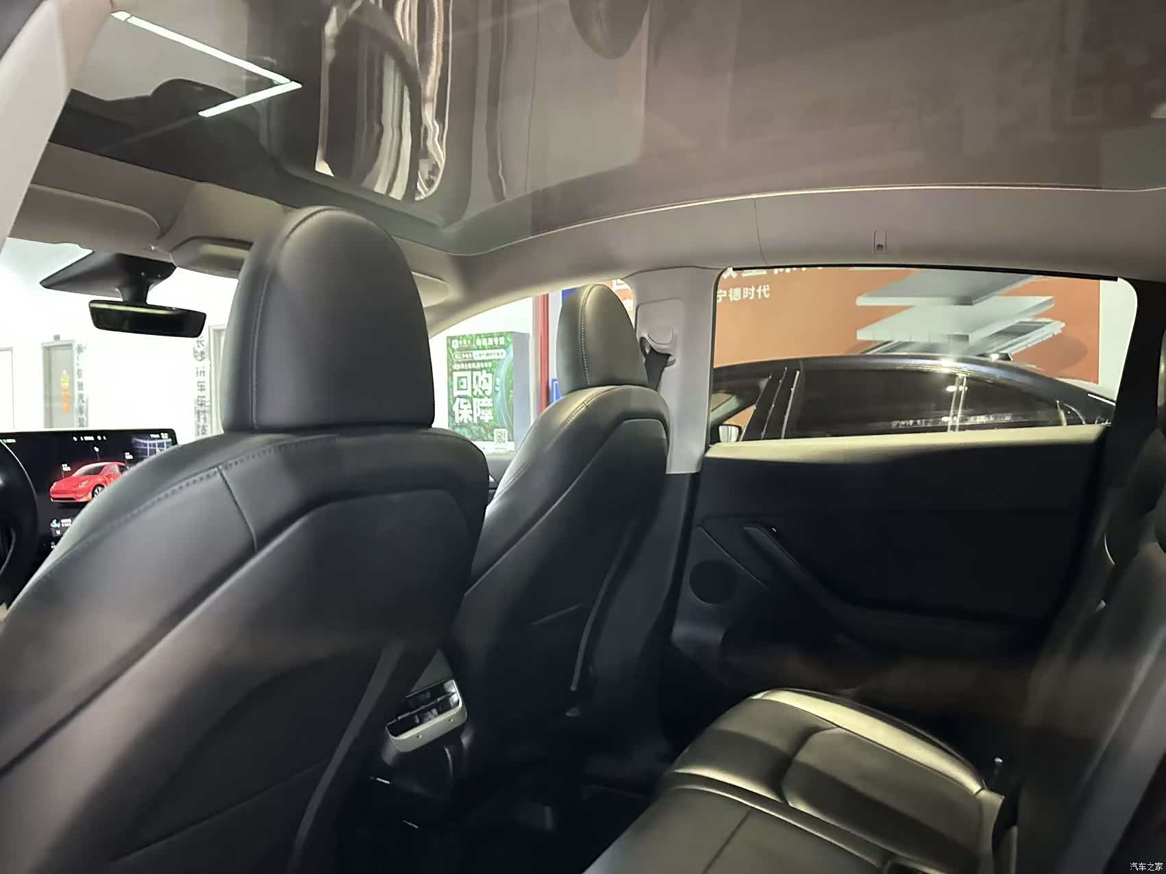 Tesla Model Y, 2022 все фото