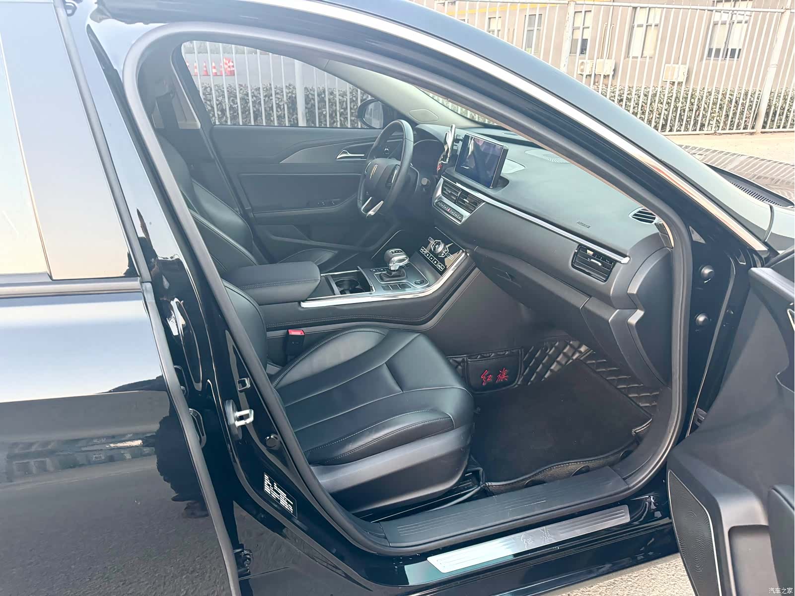 Hongqi H5, 2021 8