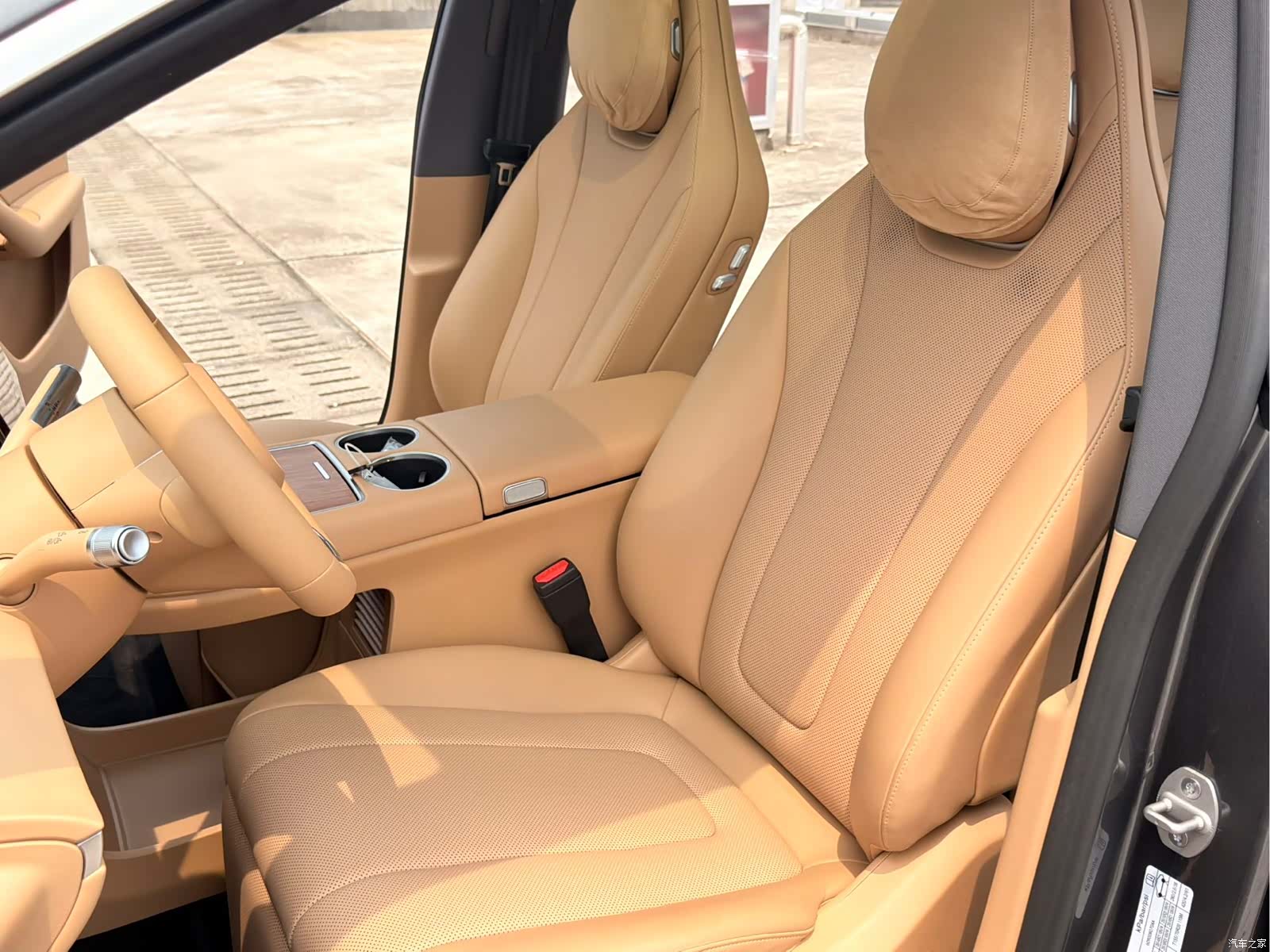 Luxeed R7, 2025 4