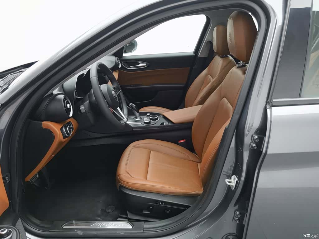 Alfa Romeo Giulia, 2019 10