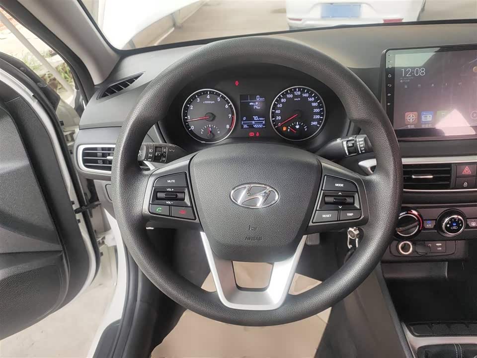 Hyundai Yuedong