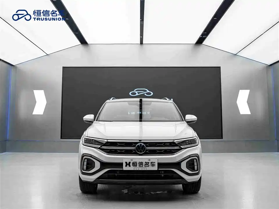 Volkswagen T-ROC exploring Songs