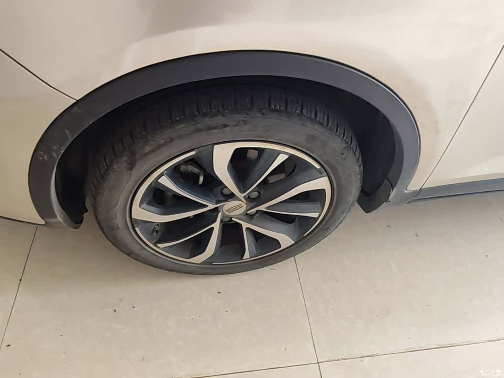 Geely Emgrand, 2020 23