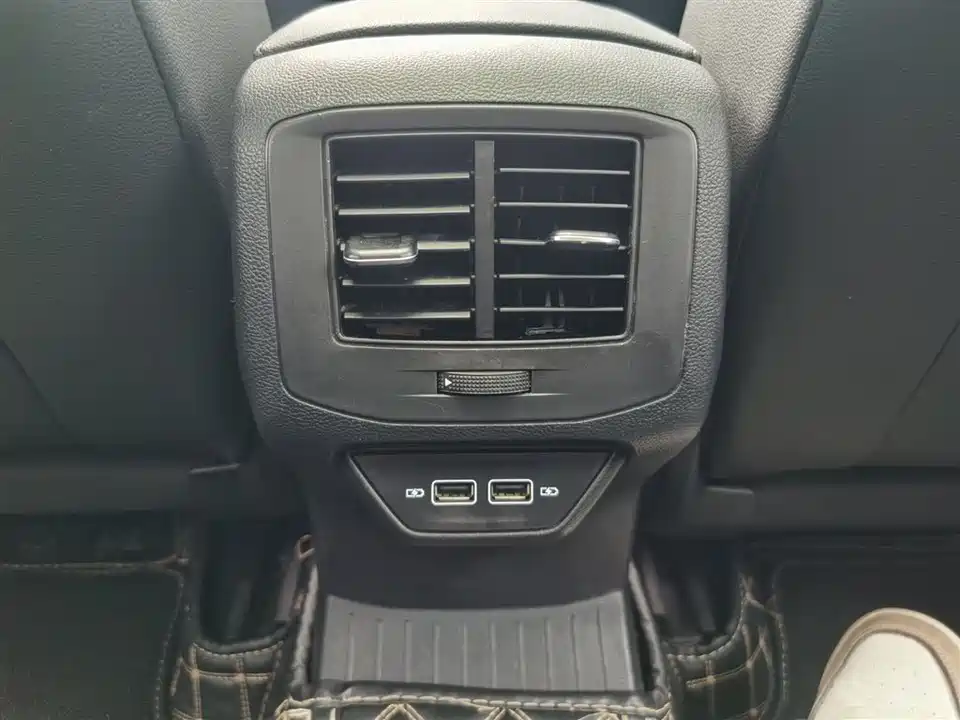 Volkswagen T-ROC exploring Songs