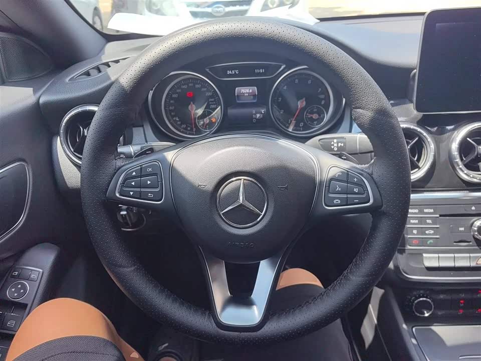 Mercedes-Benz CLA