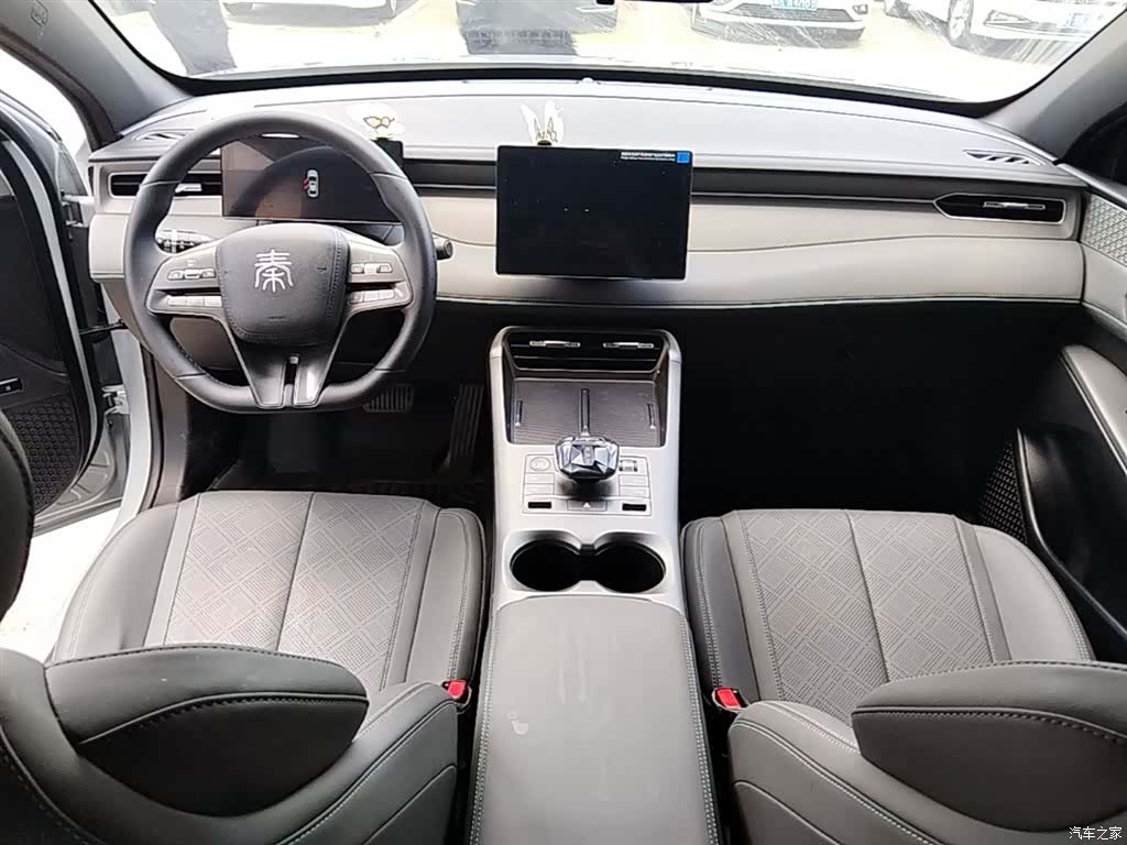 BYD Qin, 2025 10