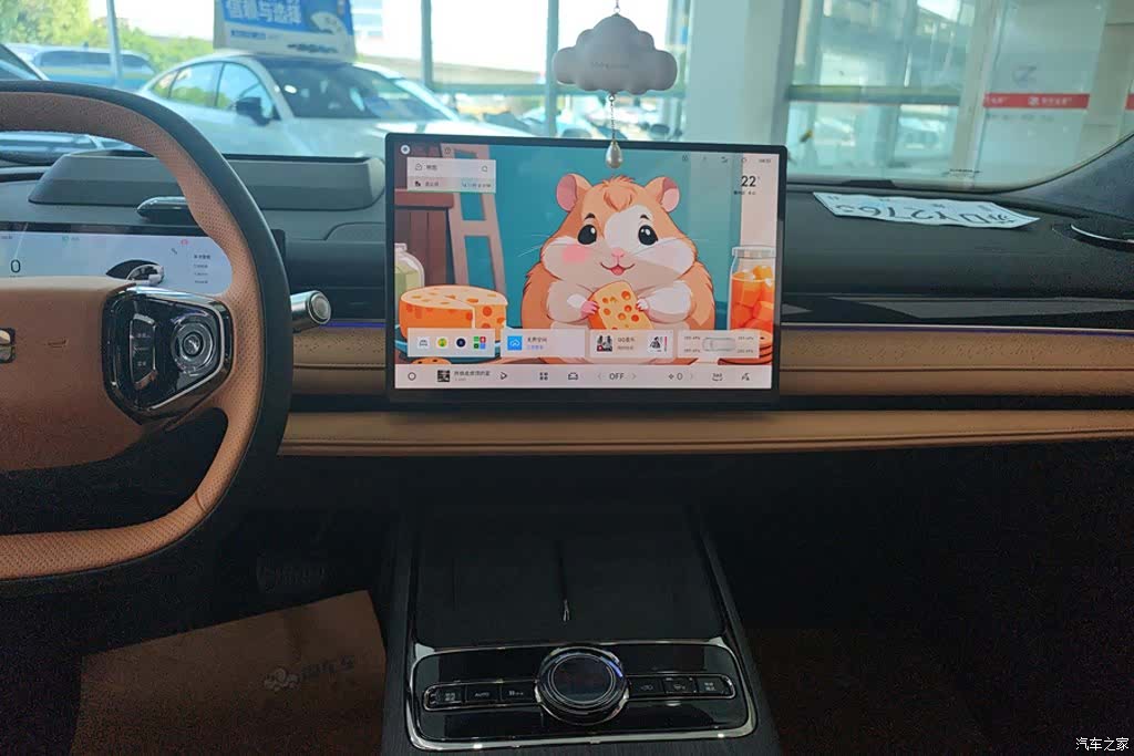 Geely 8, 2025 13