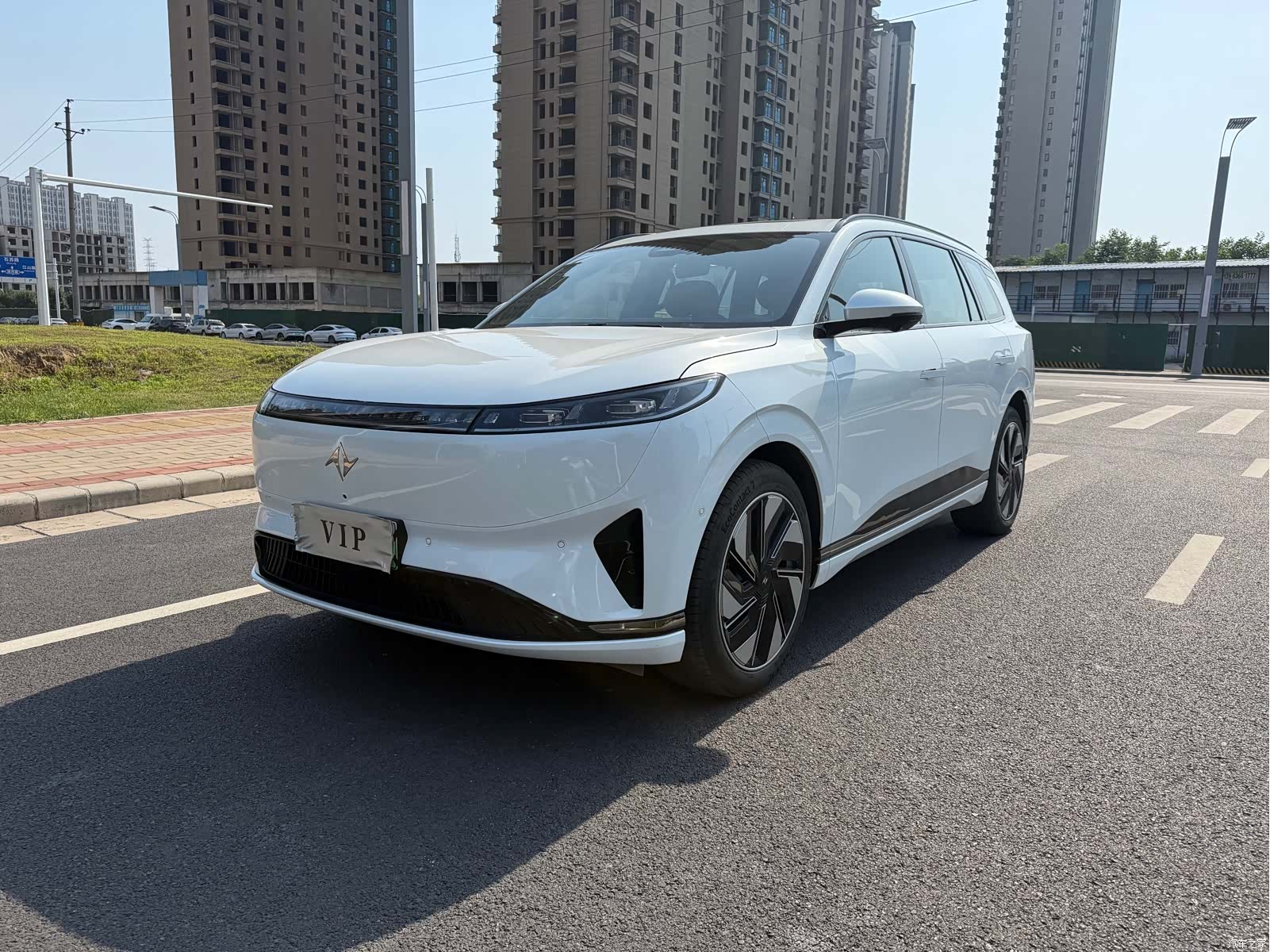 DongFeng eπ008, 2024 1