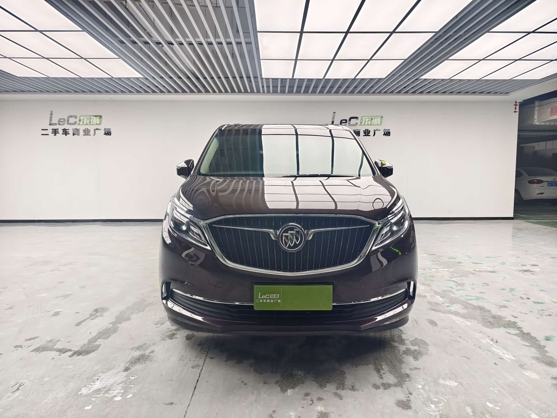 Buick GL8, 2017 1