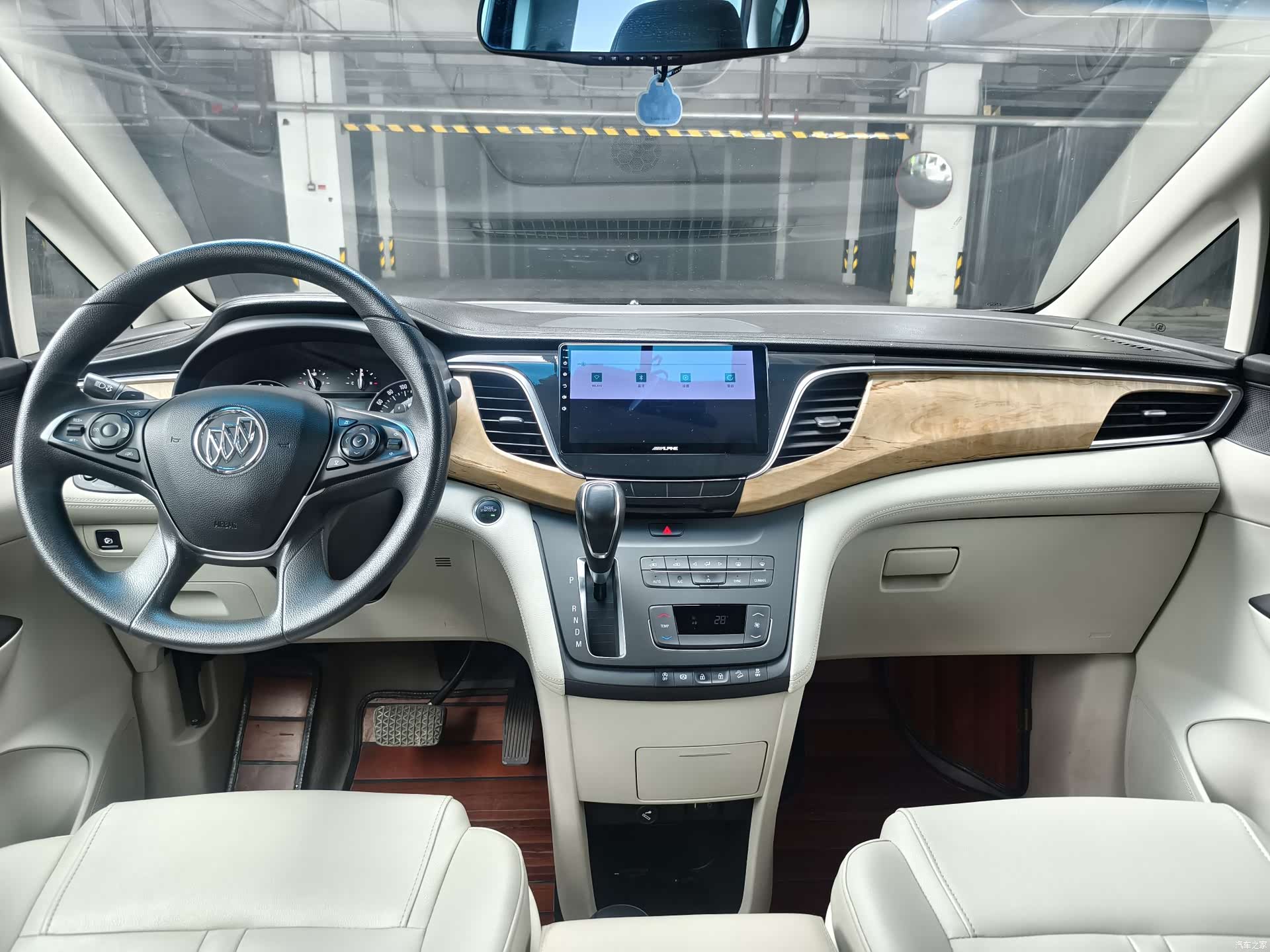 Buick GL8, 2017 7