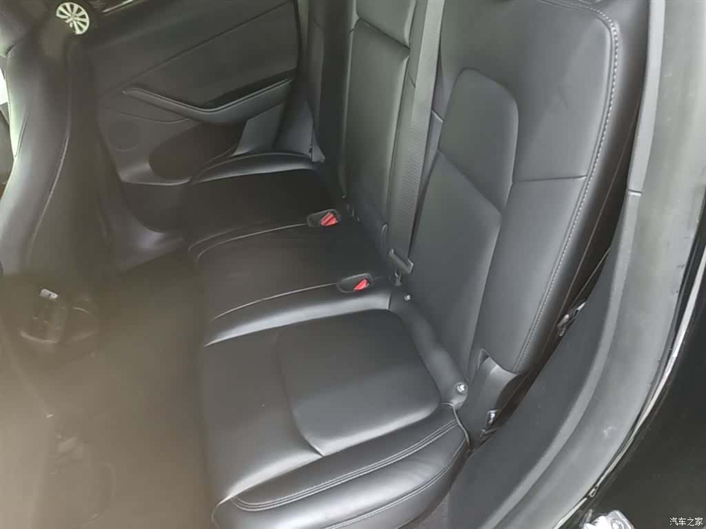 Tesla Model Y, 2023 17