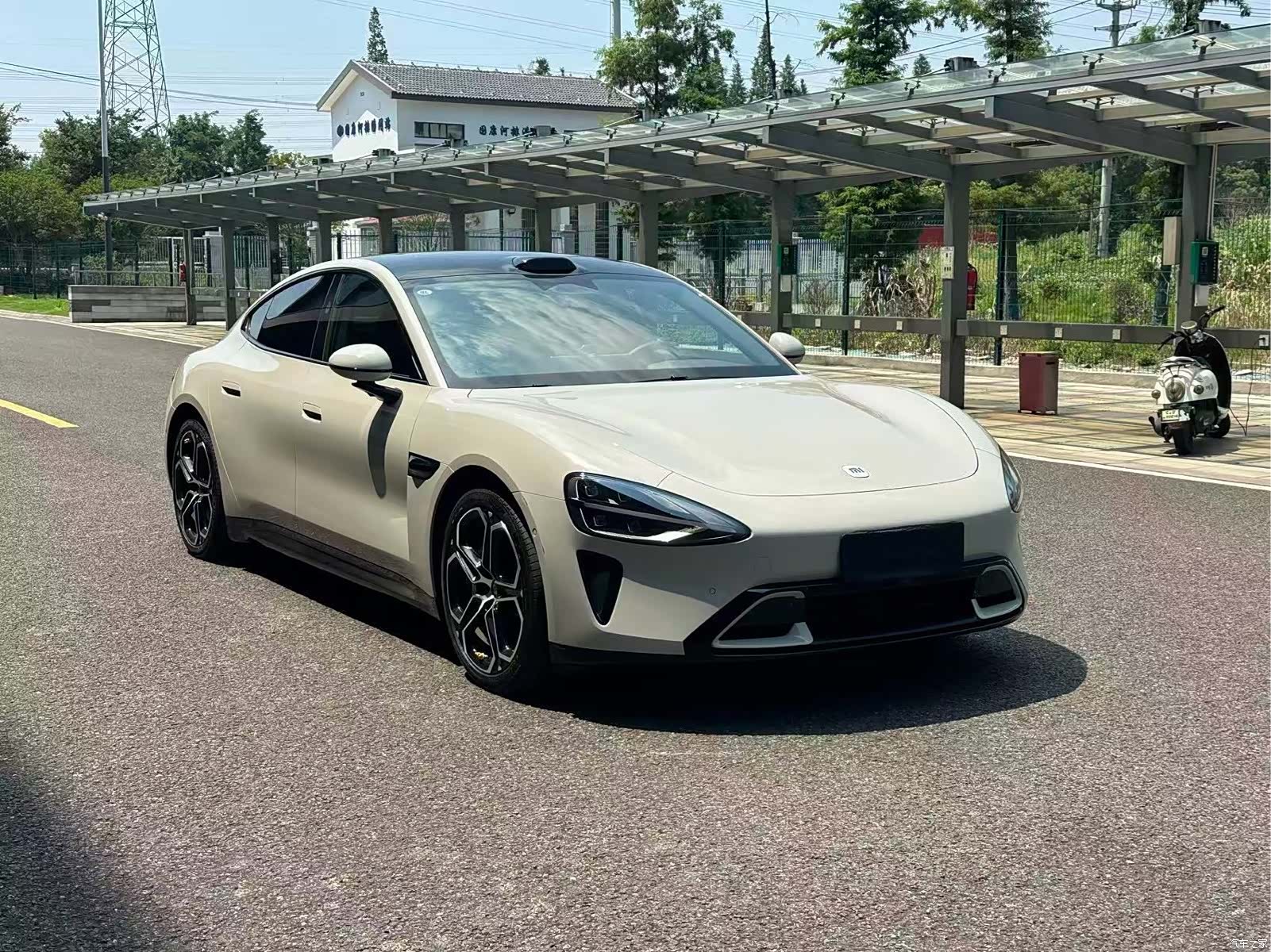 Xiaomi SU7, 2024 1