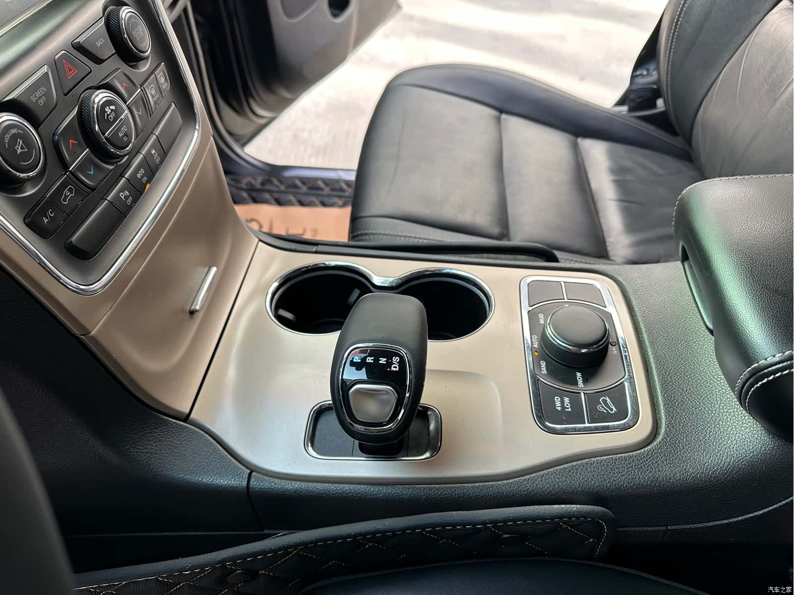 Jeep Grand Cherokee, 2016 13