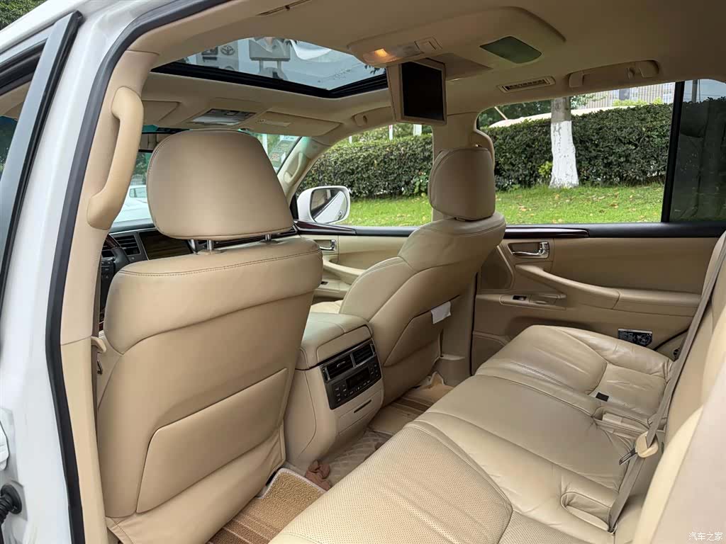 Lexus LX, 2009 9