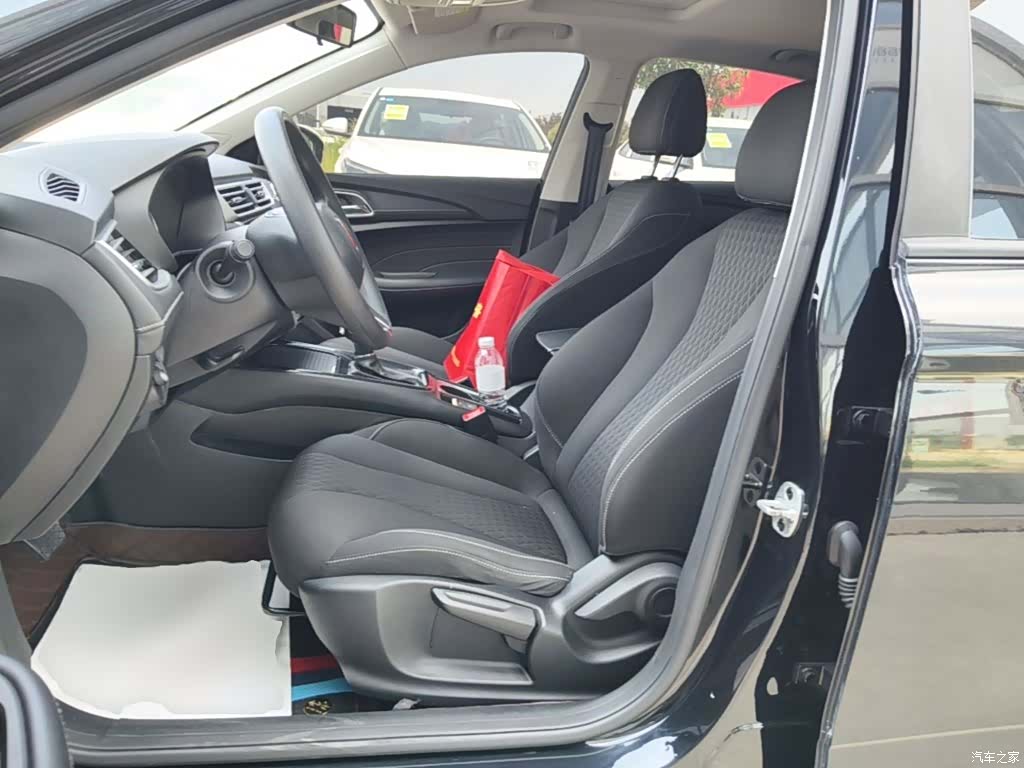 Roewe i5, 2021 15