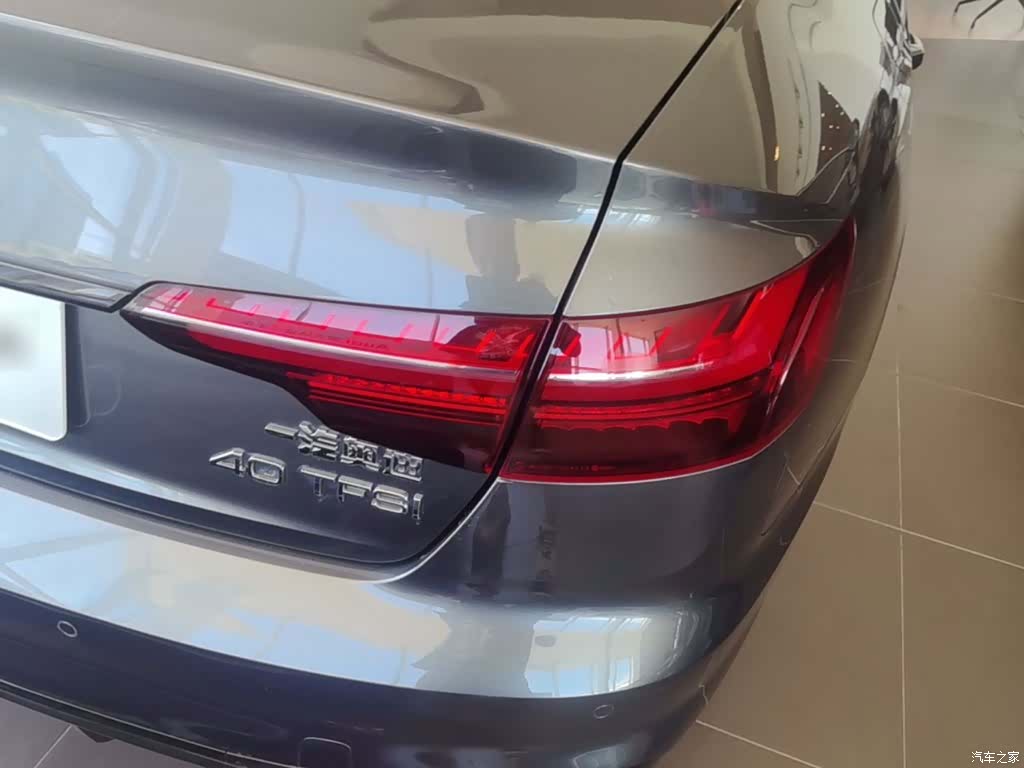 Audi A4L, 2022 8