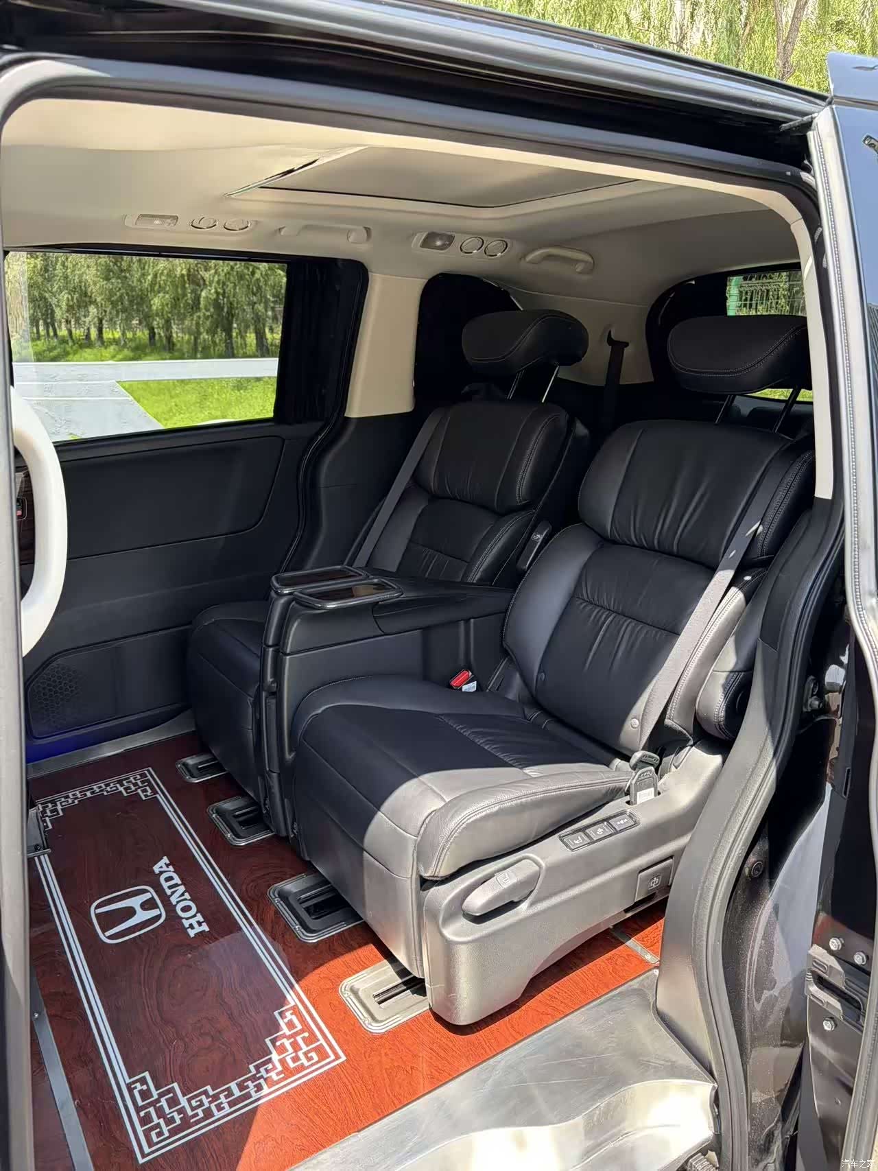 Honda Elysion, 2018 все фото