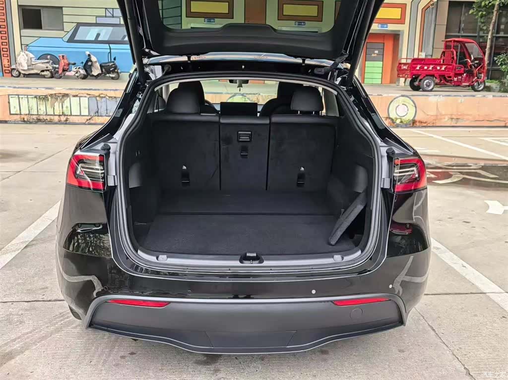 Tesla Model Y, 2022 12