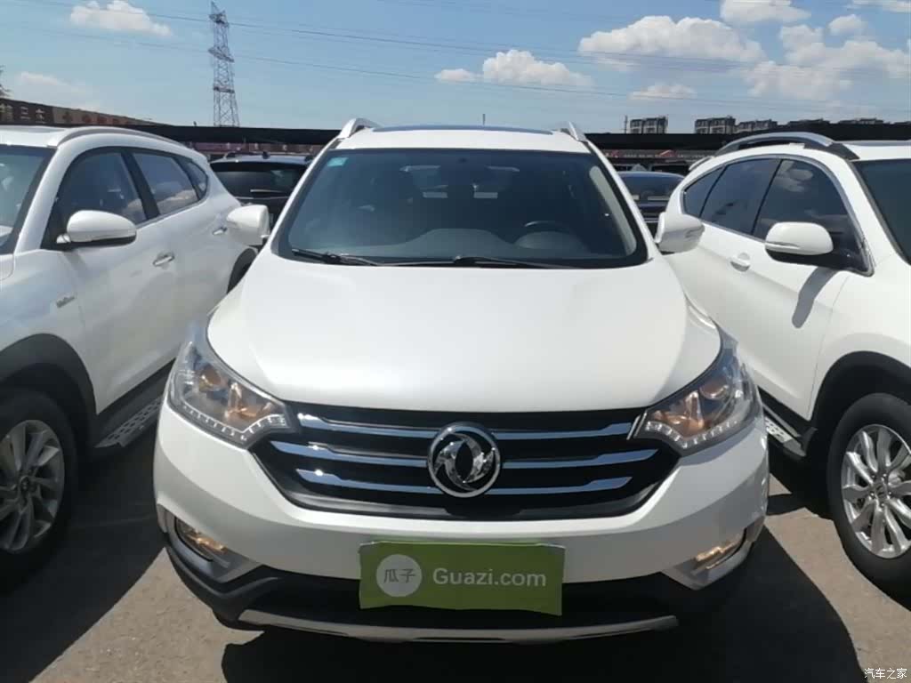 DongFeng AX7, 2016 3