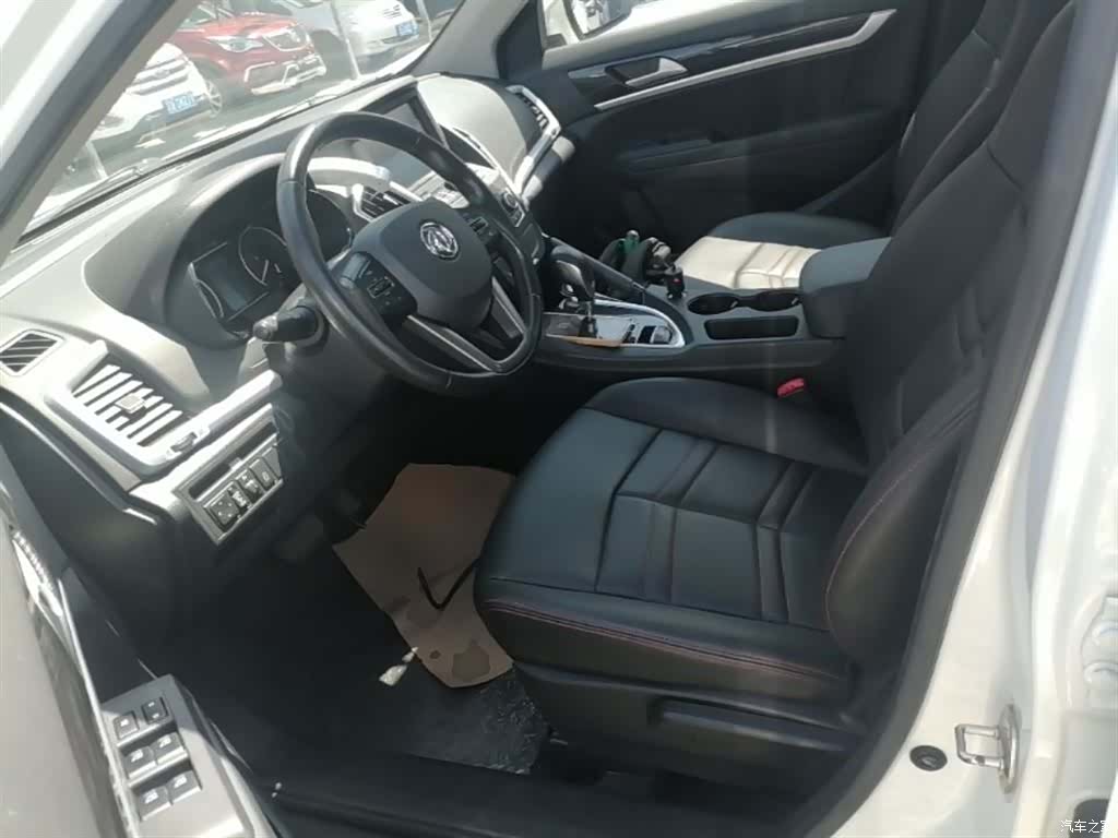 DongFeng AX7, 2016 15