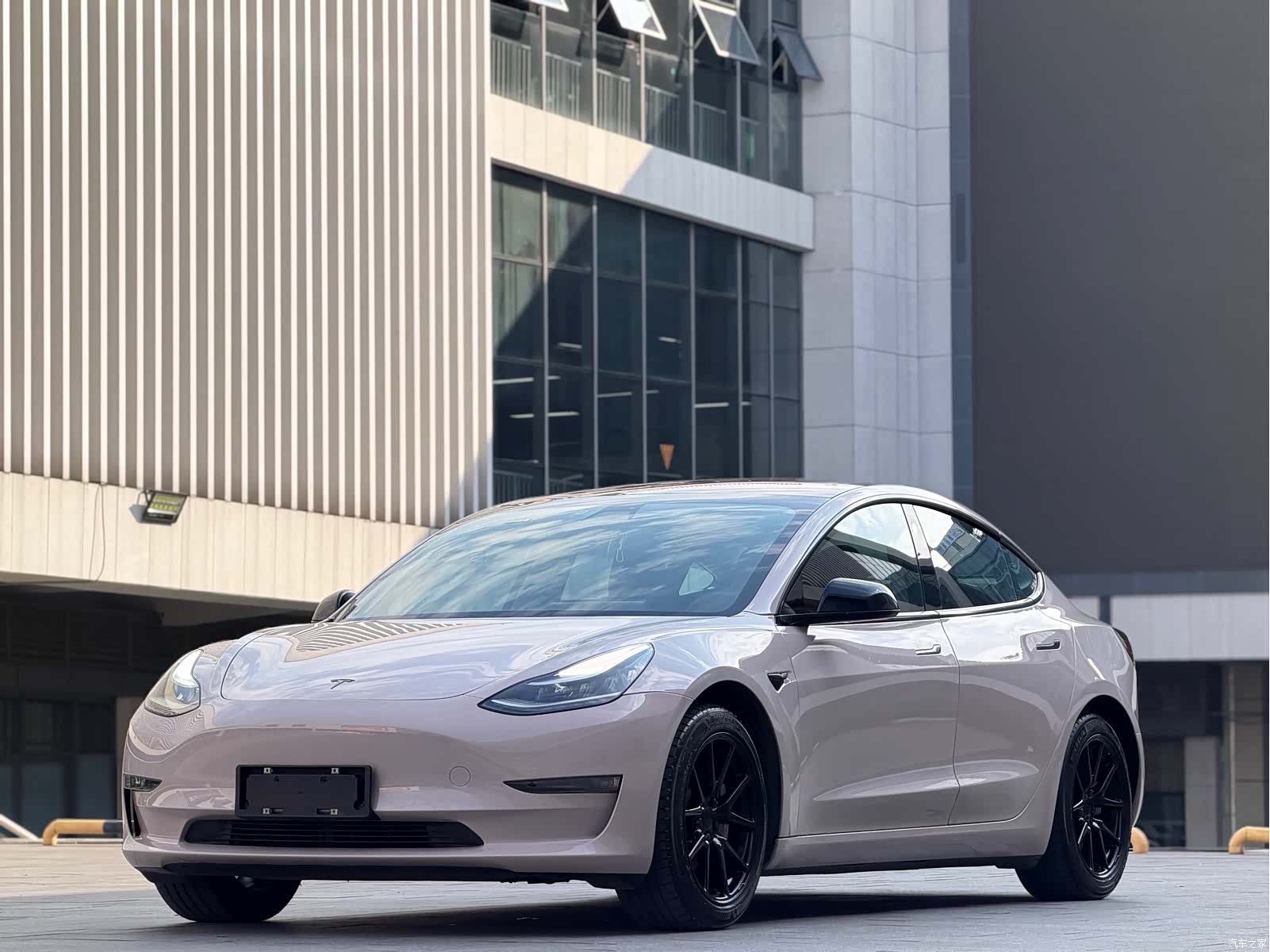Tesla Model 3, 2019 1