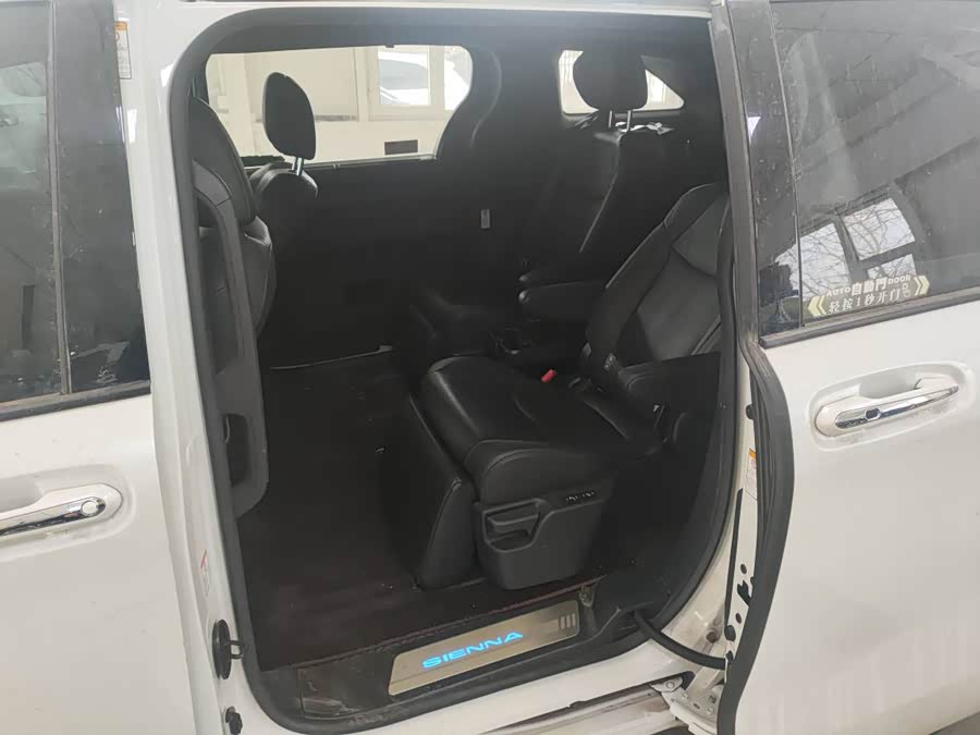 Toyota SIENNA 2023, фото 10