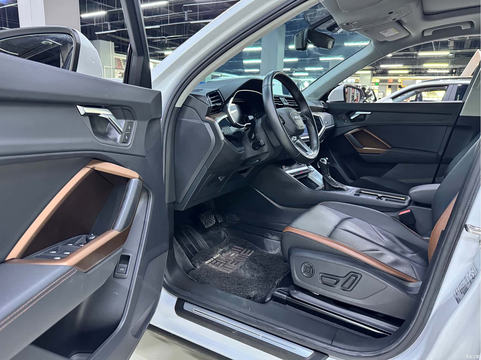 Audi Q3, 2022 14